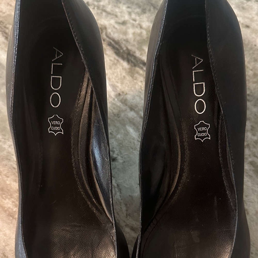 Aldo Black Pointed-Toe Kitten Heel Pumps - Picture 2 of 6